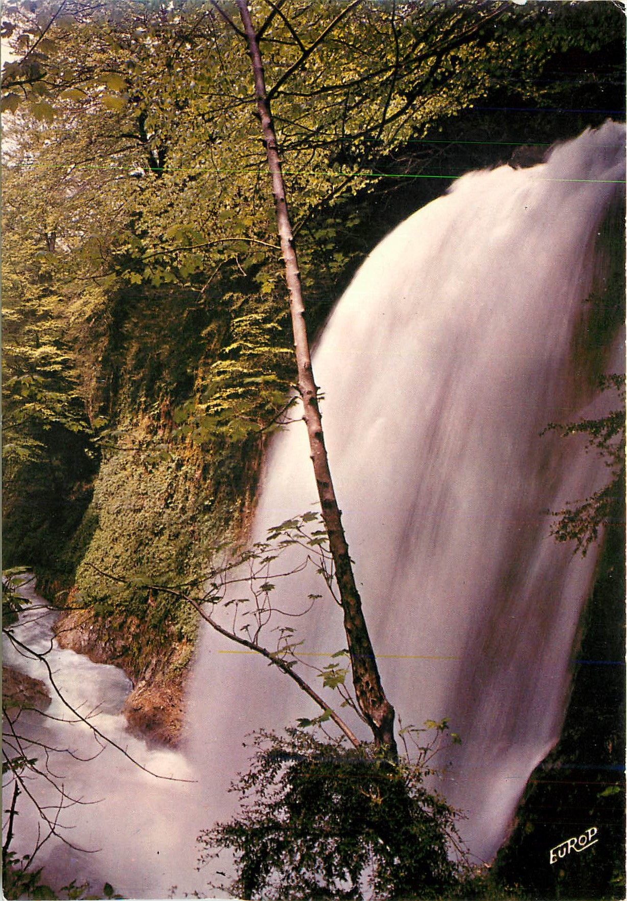 CPM Dans les Pyrenees en Vallee d'Ossau la Cascade duGros Hetre dans les Gorges du Valentin