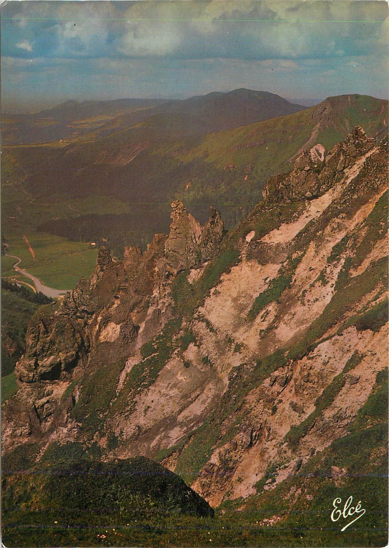 CPM Mont Dore (Puy de Dome) Les Aiguilles du Diable au Sancy alt 1886m