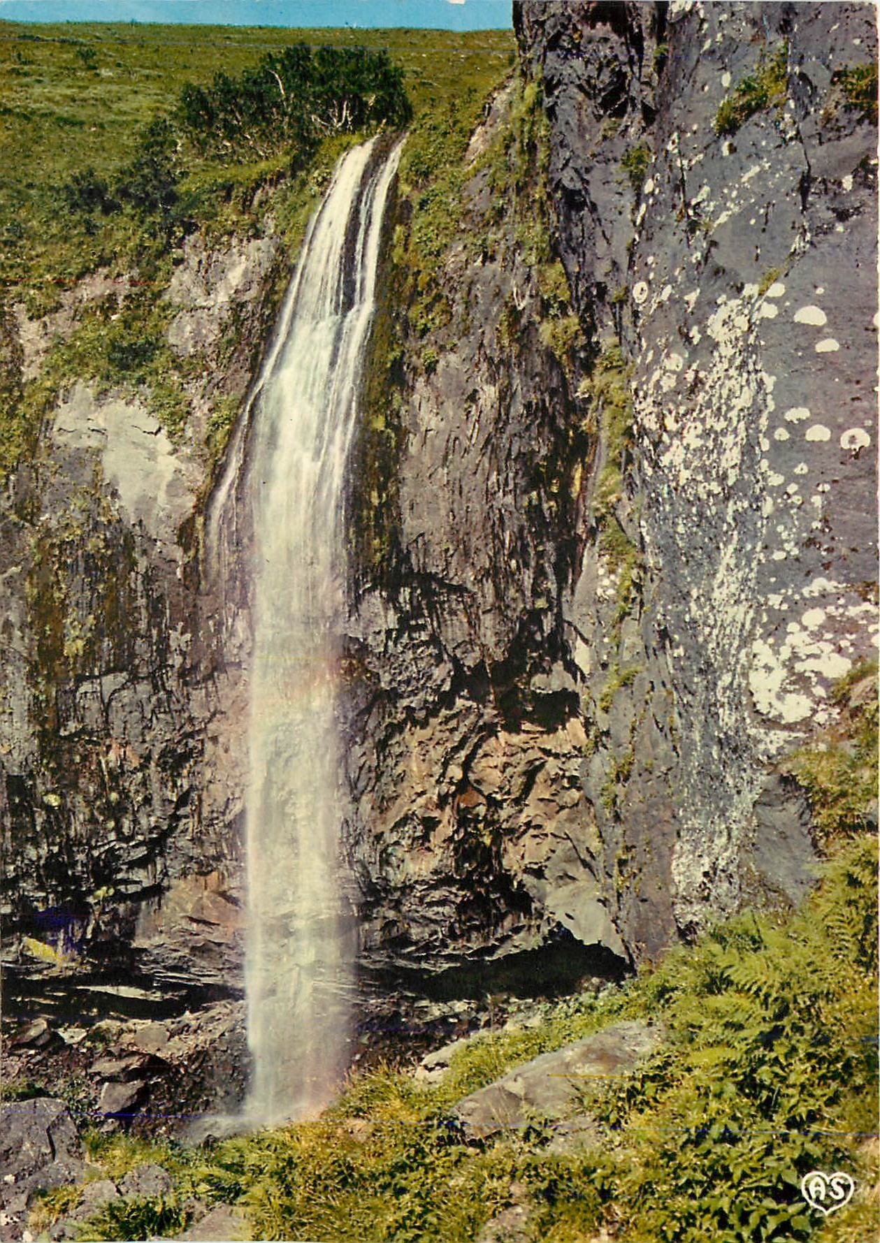 CPM L'Auvergne Pittoresque La Grande Cascade
