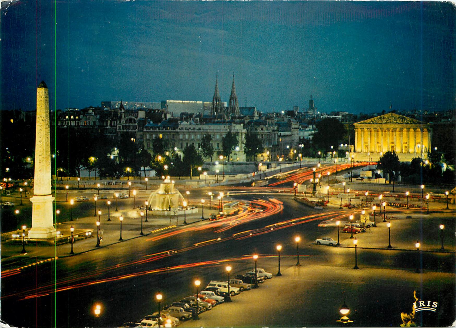 CPM Paris la Place de la Concorde et l'Assemblee Nationale illuminees