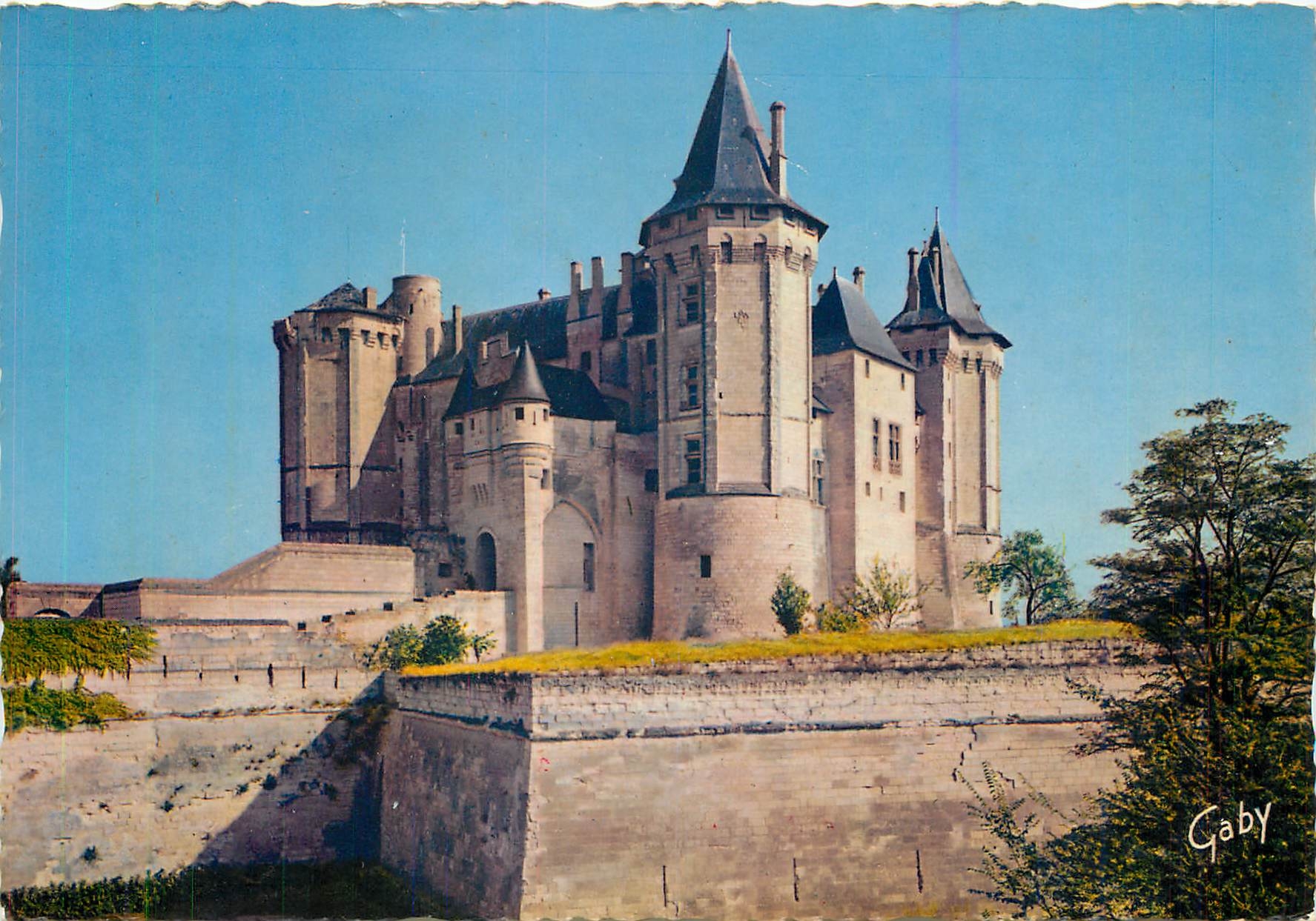 CPM Saumur (Maine et Loire) le chateau Chateaux de la Loire