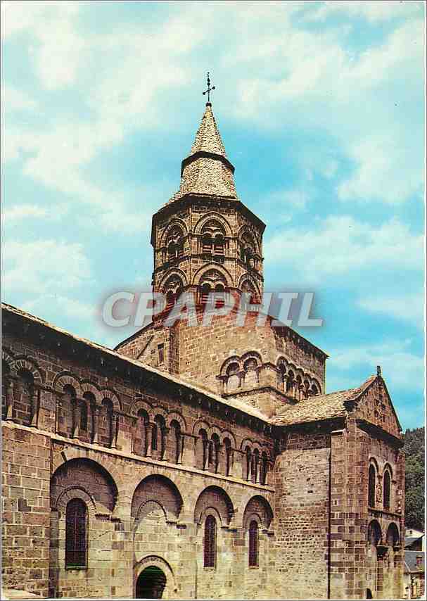 CPM Orcival (Puy de Dome) Basilique N D facade laterale sud et clocher