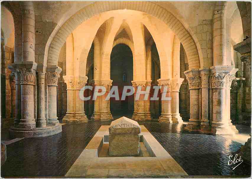 CPM Saintes (C M) Tombeau de St Eutrope 1er eveque de Saintes et martyr