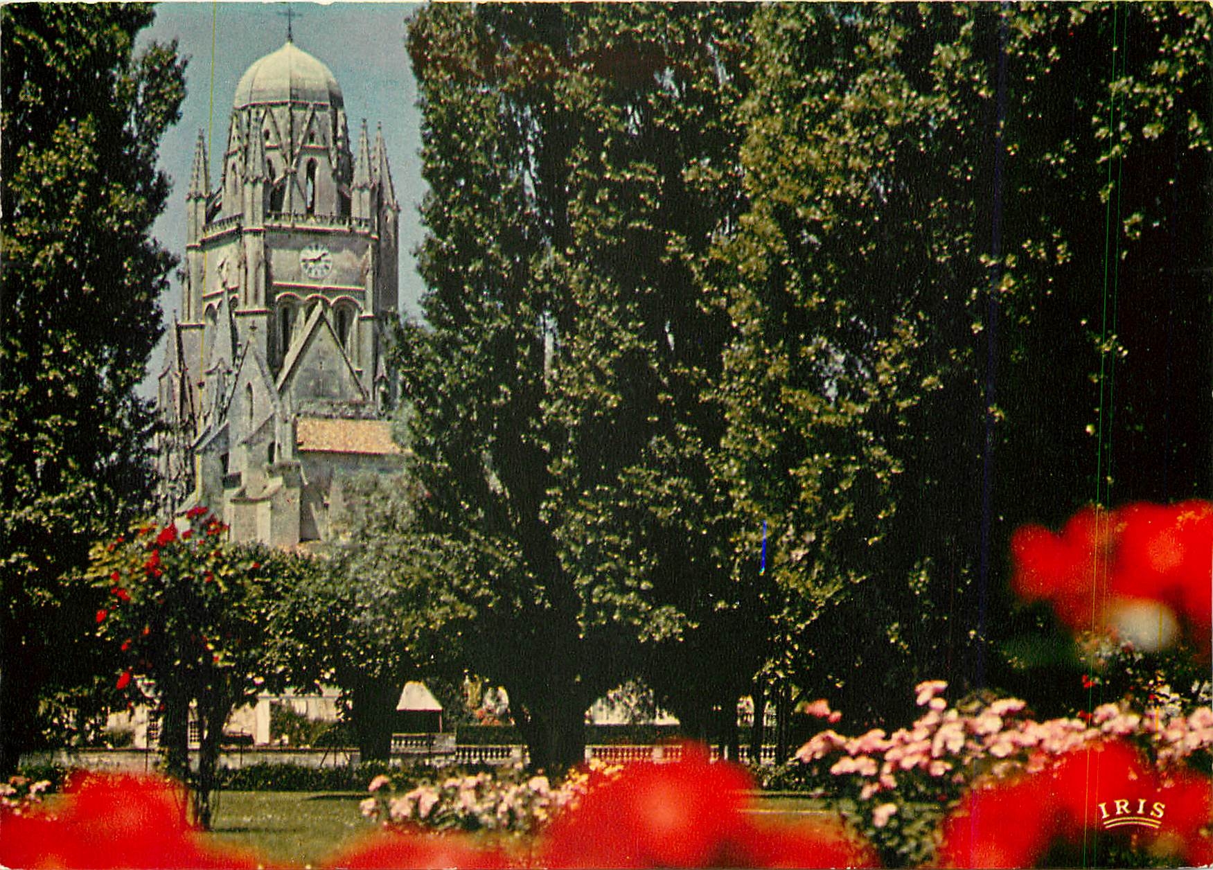 CPM Saintes (C M) Cite gallo romane les jardins et la cathedrale Siant Pierre (XIIe s)