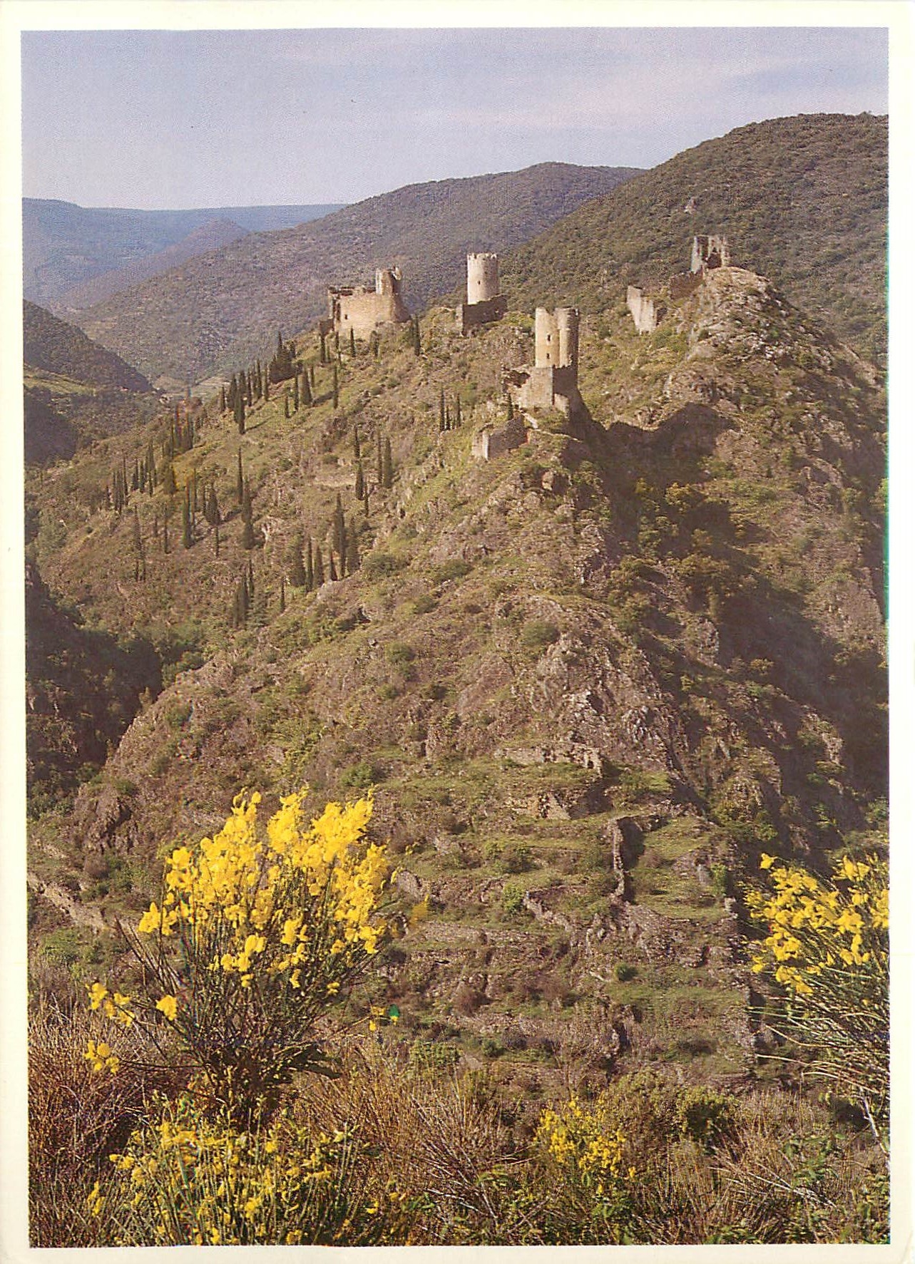 CPM Pays Cathare Les Quatre chateaux de Lastours Cabaret Tour Regine Fleur d'Espine et Queterinheux