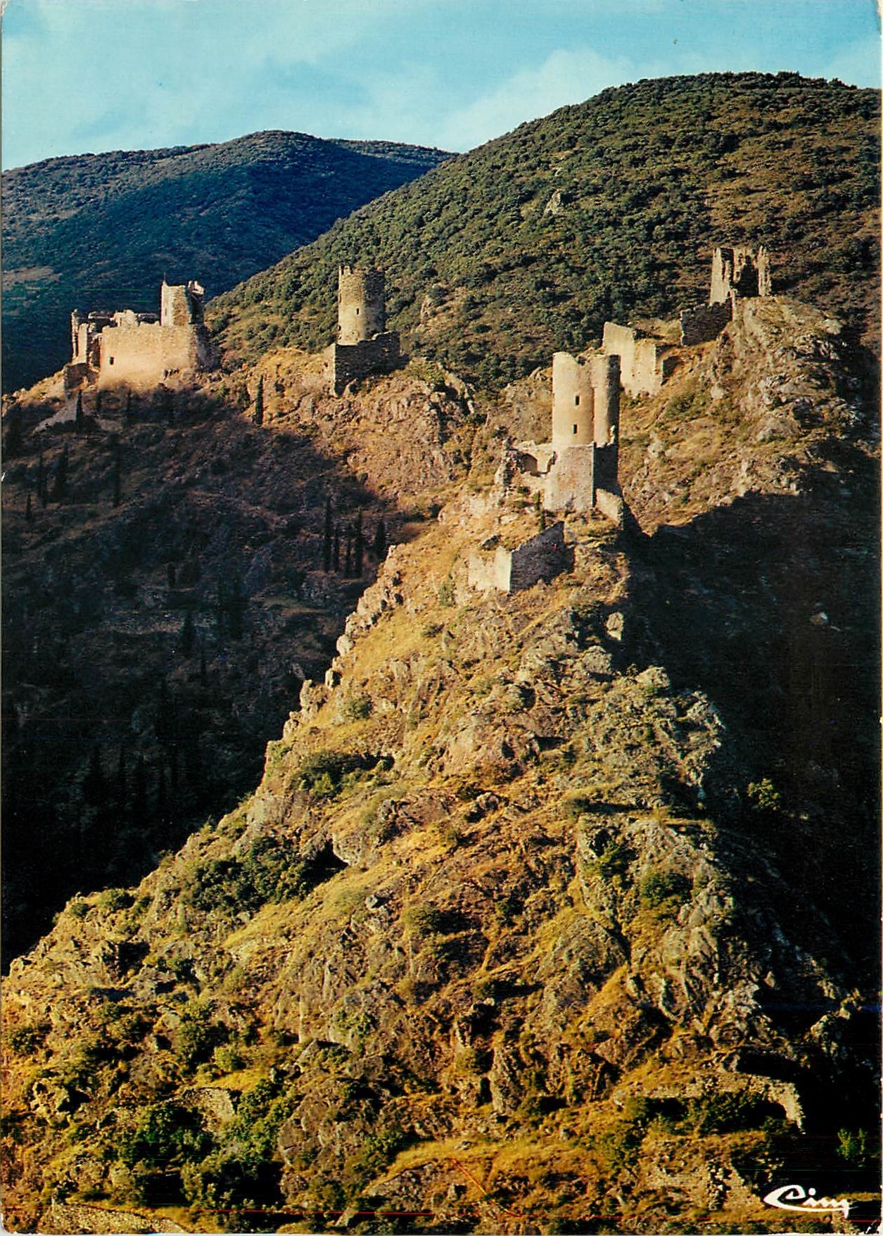 CPM Lastours les Quatre Chateaux Fleur d'Espien Cabaret (XIIe) Tour Regine (XIIIe)