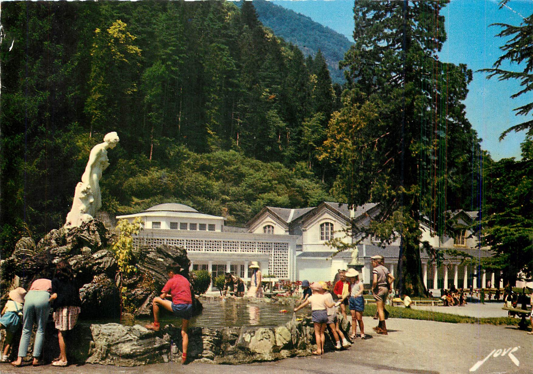 Jeux d'enfants dans le Parc des Thermes — Bagnères-de-Luchon — Édition JOVE