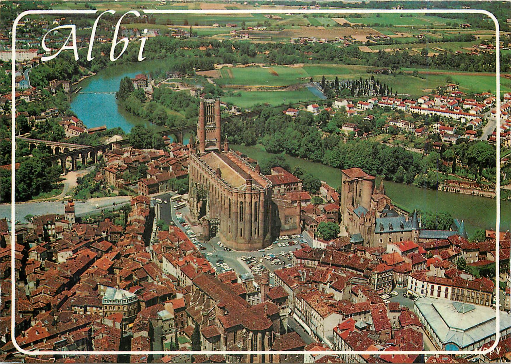 CPM Albi (Tarn) Cite d'Art Panorama sur la Basilique Sainte Cecile