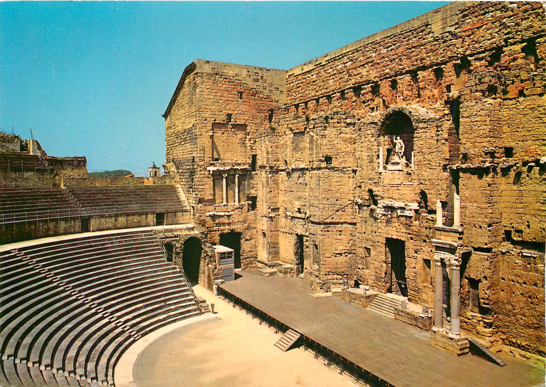 CPM Orange Vaucluse Interieur du Theatre Antique