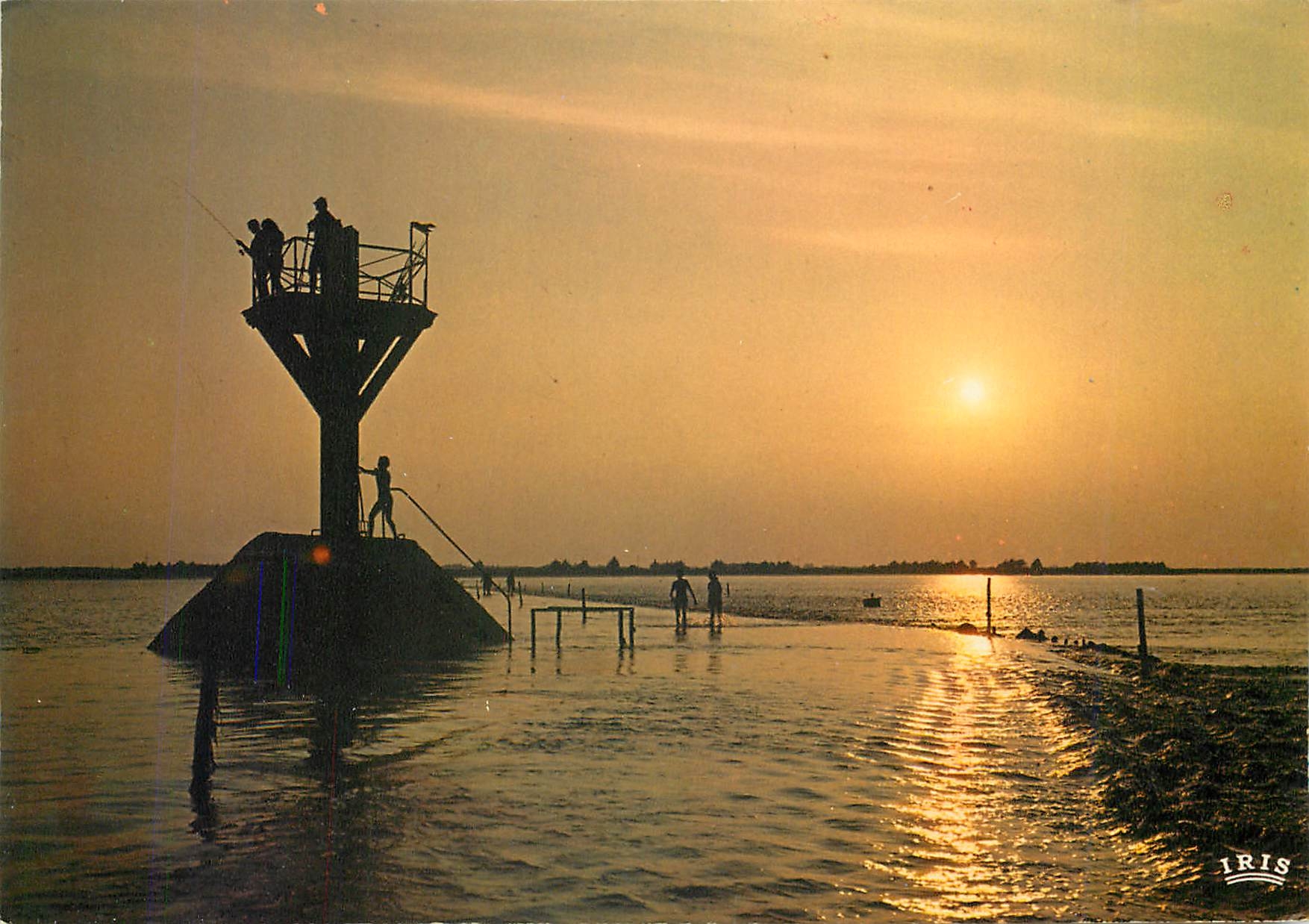 CPM Ile de Noirmoutier Coucher de Soleil sur le passage du Gois