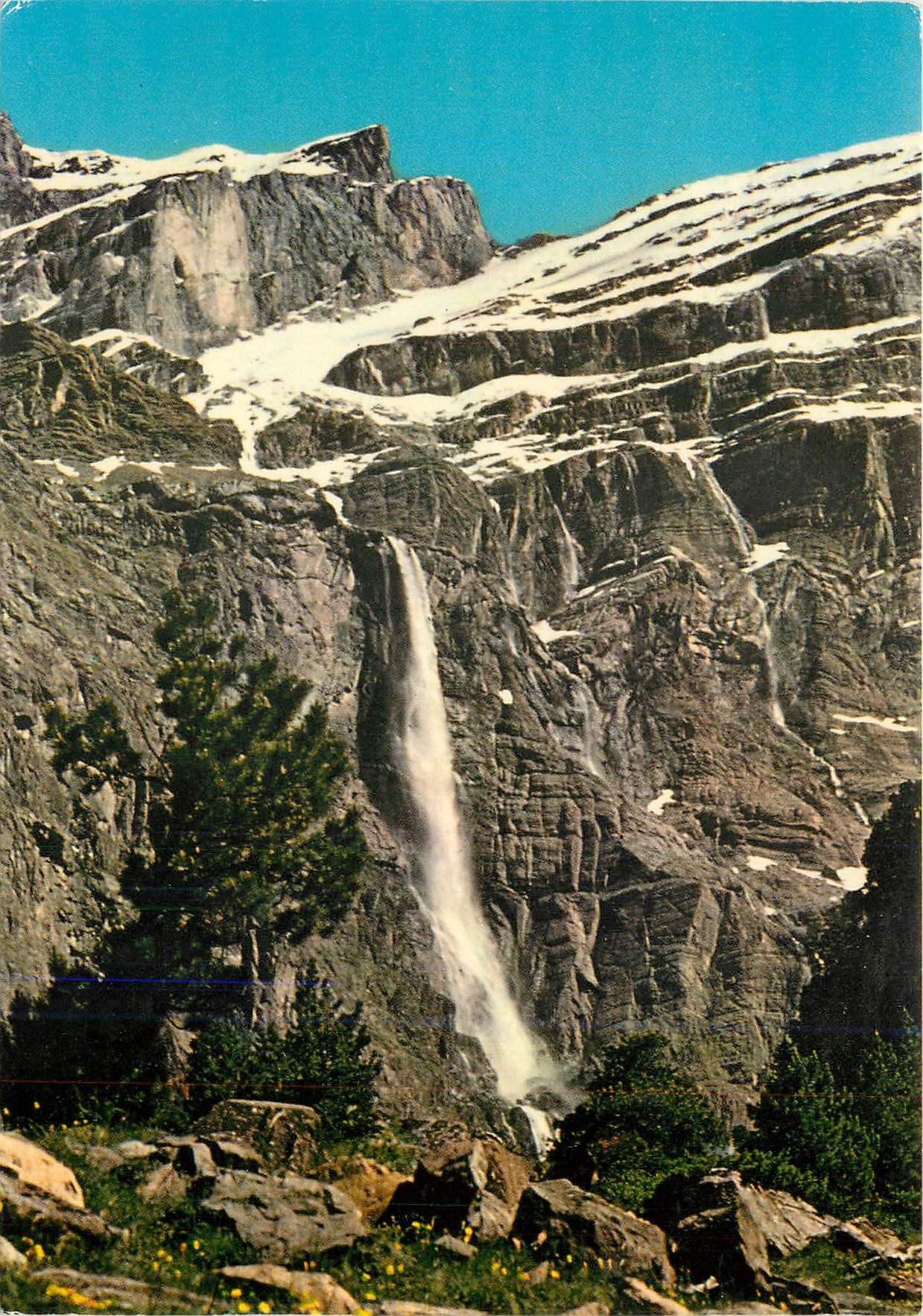CPM Nos Belles Pyrenees Gavarnie (H P) La Grande Cascade