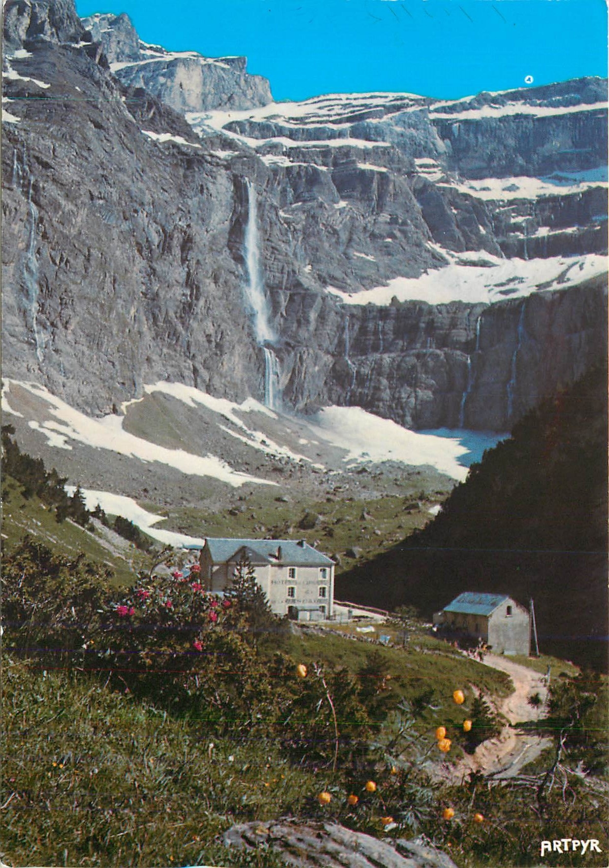 CPM Les Pyrenees Cirque de Gavarnie La Grande Cascade (Haut 422 m) et le Pic de Marbore (alt 3253 m)