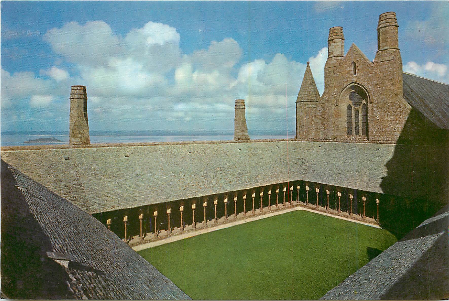 Mont Saint-Michel (Manche) — Le cloître et la façade du réfectoire — Service Géographique Historique, Grand Palais, Paris