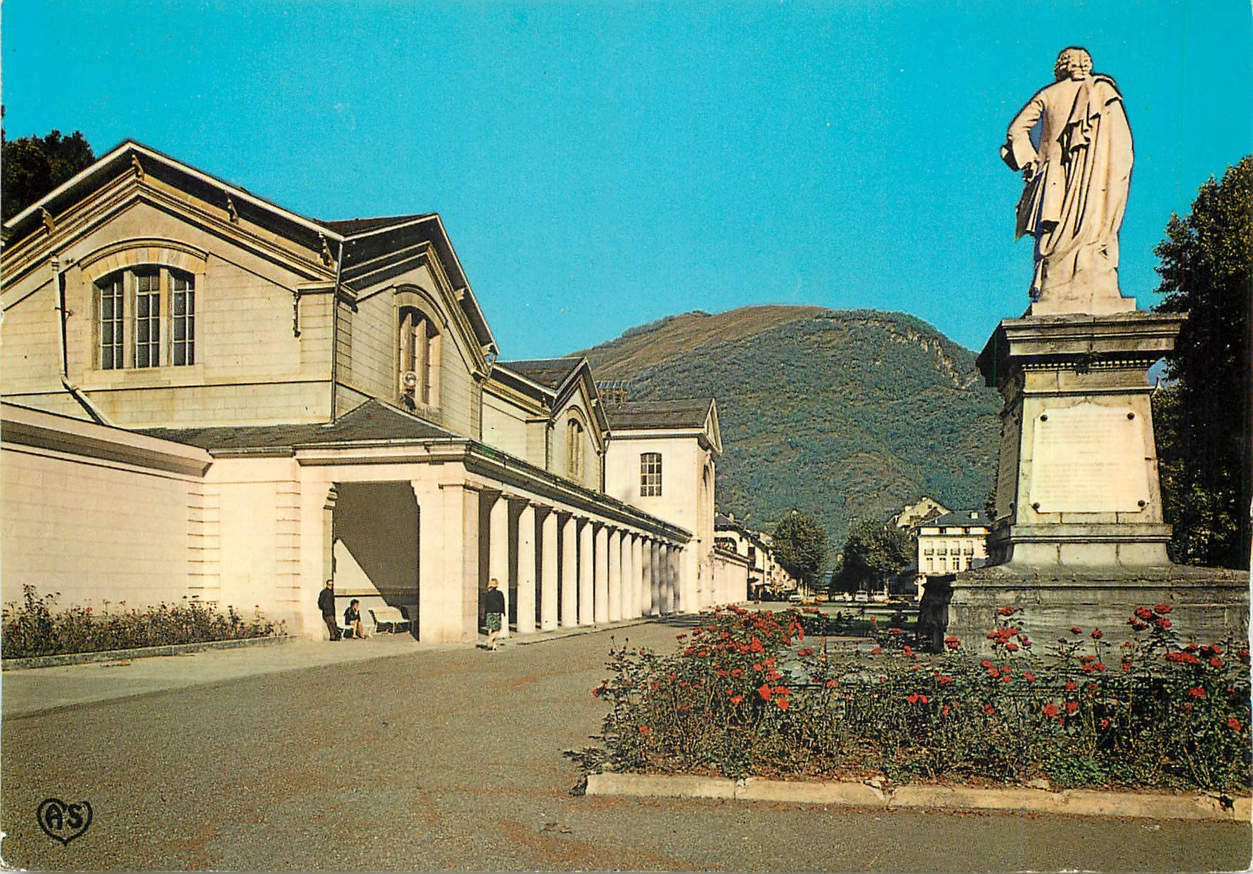 CPM En parcourant les Pyrenees Luchon (Hte Gne) Les Thermes