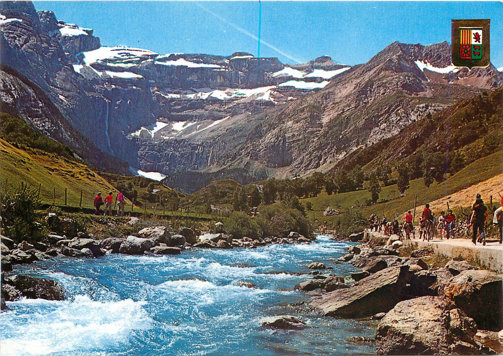 CPM Hautes Pyrenees Gavarnie (alt 1357 m) le Gave et le Cirque