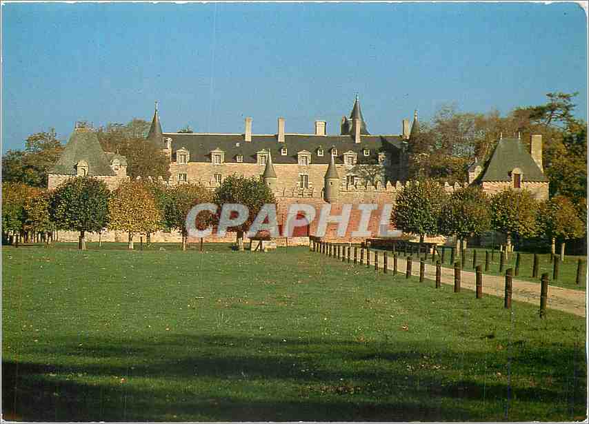 CPM Chateau de Bienassis XVe et XVIIe s Remparts et facade Ouest
