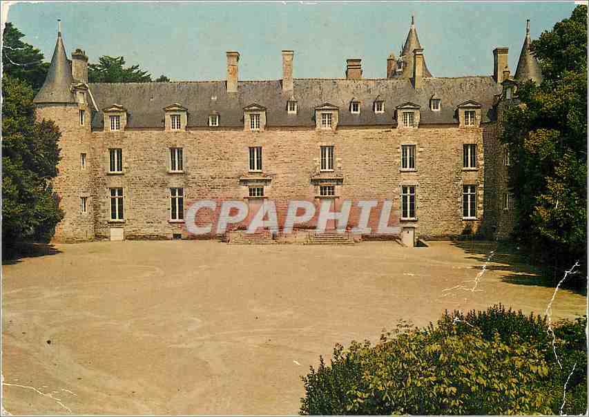 CPM Chateau de Bienassis en Erquy (C du N) La cour d'honneur