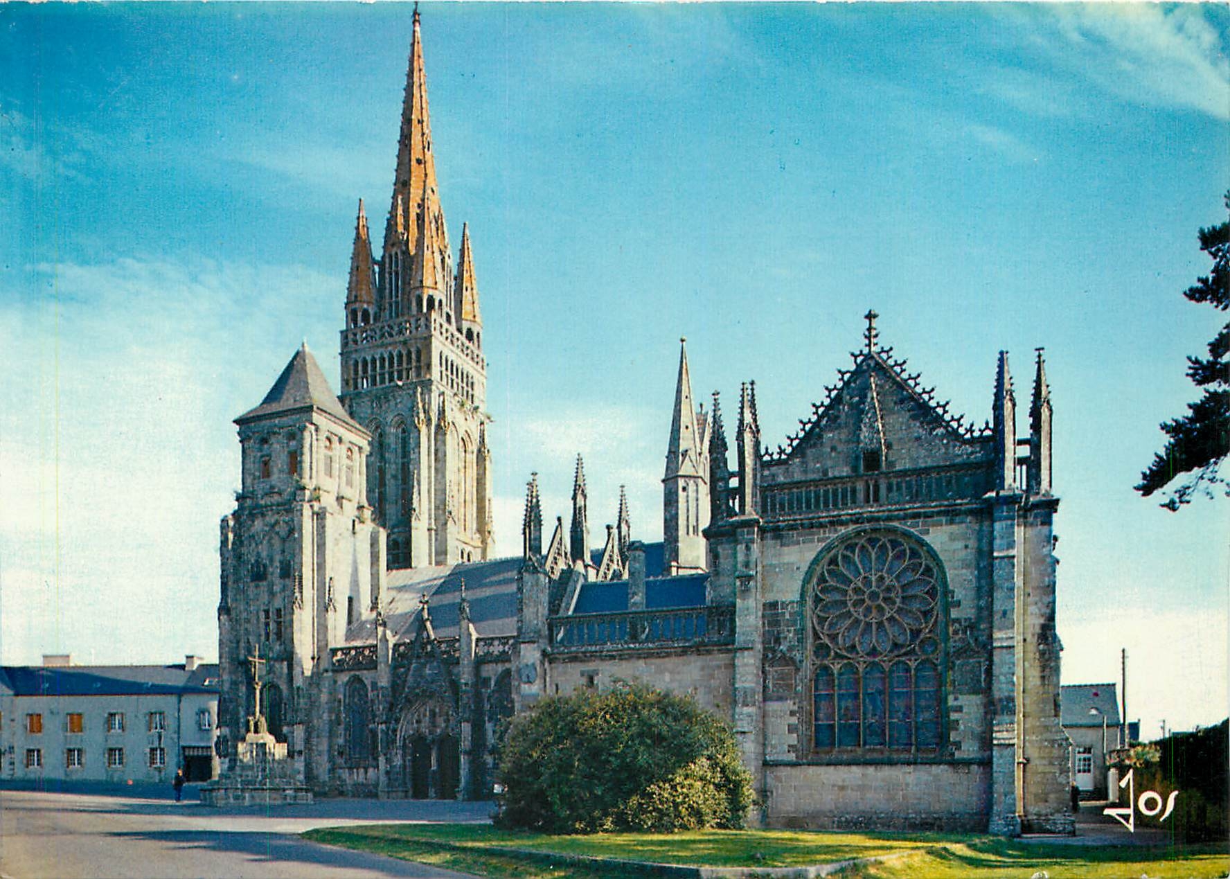CPM Le Folgoet la Basilique N D (XVe s) Gothique flamboyant