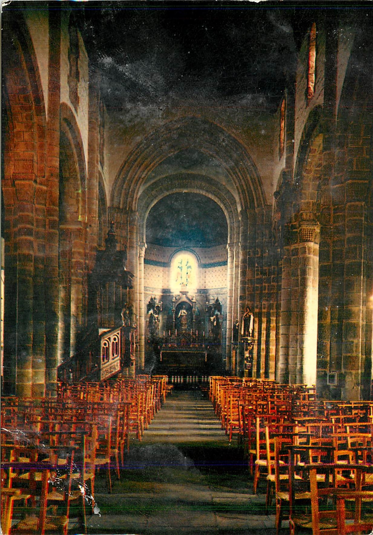CPM Fouesnant (Finistere) Interieur de l'Eglise XIIe s