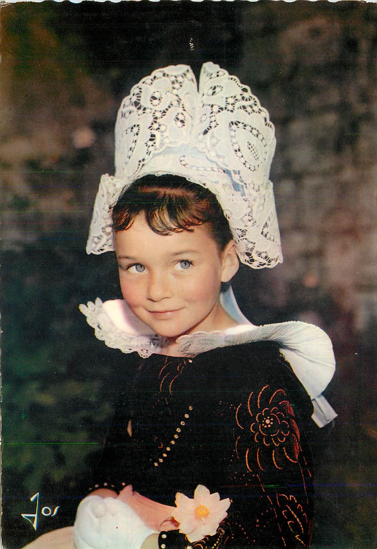 CPM La Bretagne en Couleurs Fillette partant la coiffe et la Collerette de Benodet Fouesnant Concarn