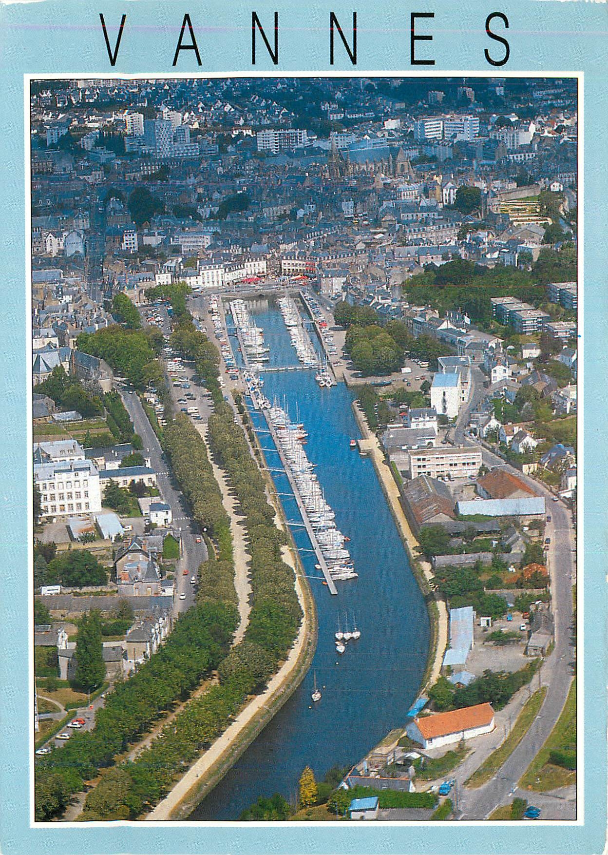CPM La Bretagne en Couleurs Vannes (Morbihan) le port au centre ville