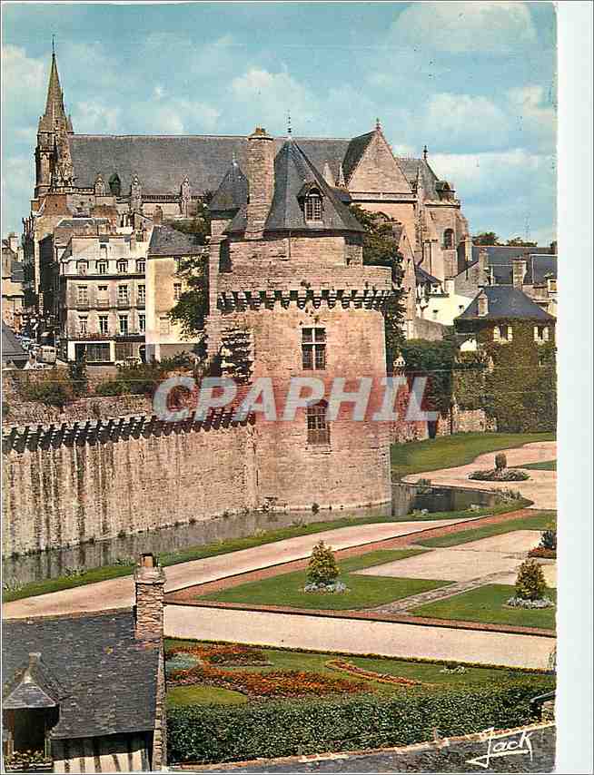 CPM Vannes La tour du connetable et la cathedrale