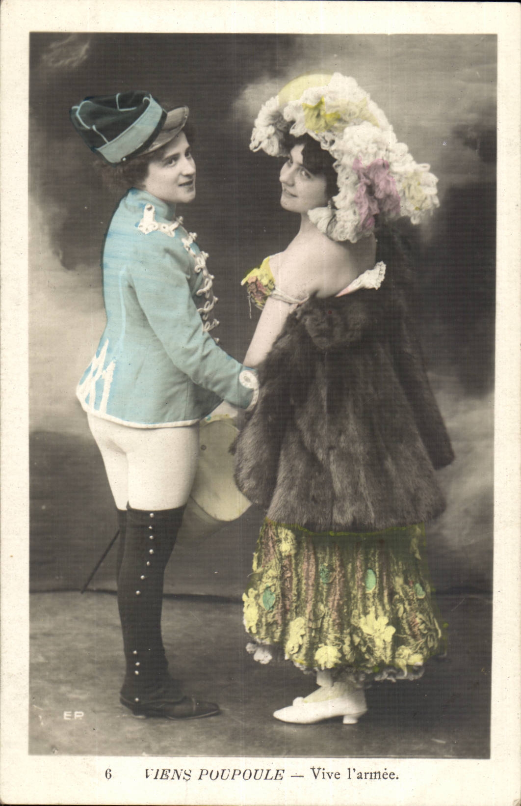 CPA Fantaisie Femme Viens poupoule 
