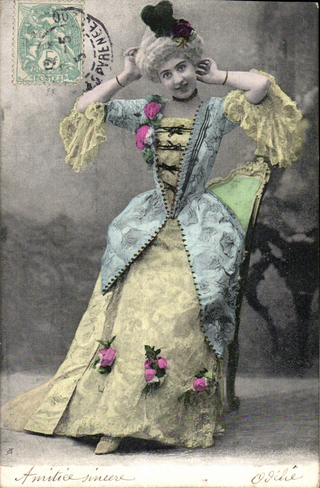 Femme en robe de cour — époque Belle Époque — Odié