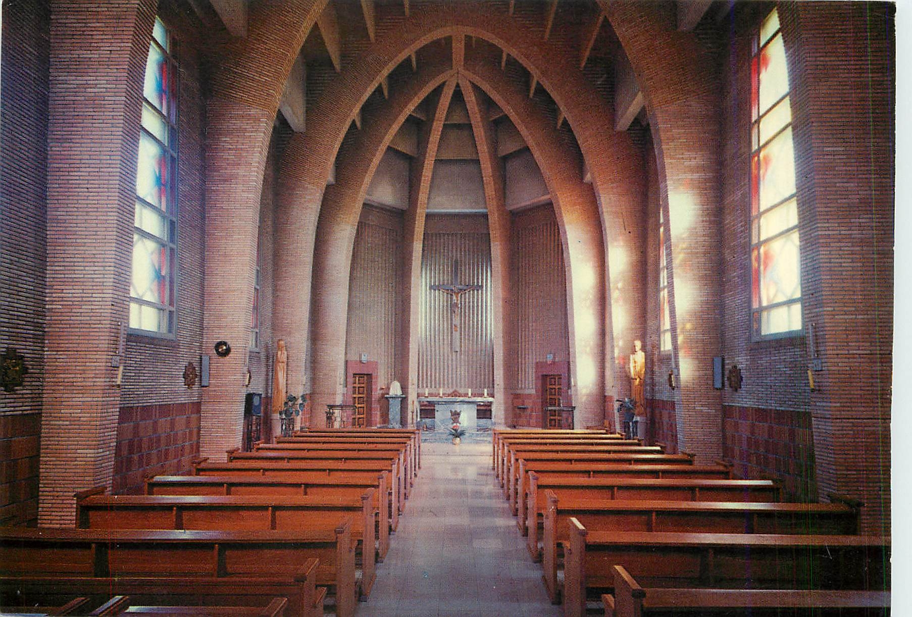 Intérieur d'une chapelle — Le Mans (Sarthe) — Editions Jipécolor