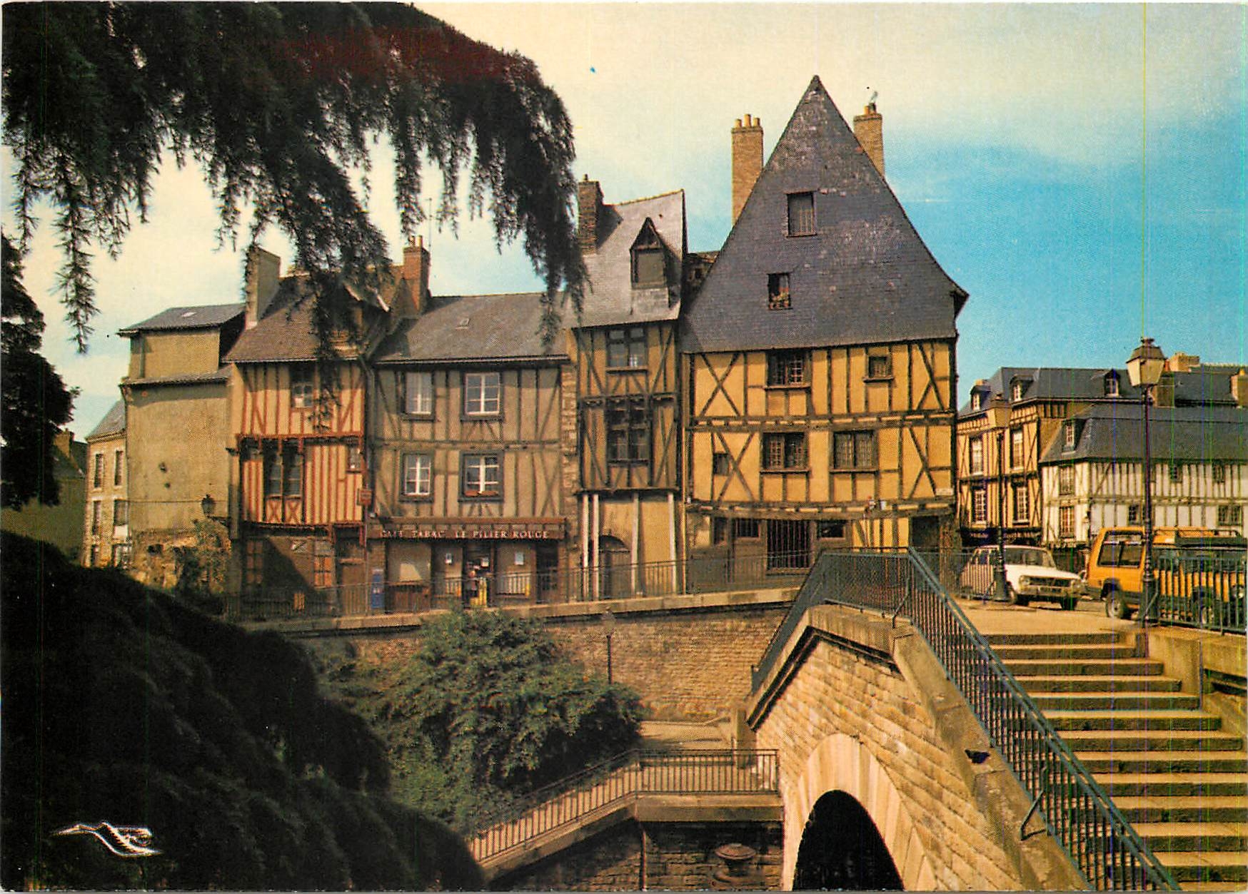 CPM Le vieux Mans la maison du Pilier Rouge