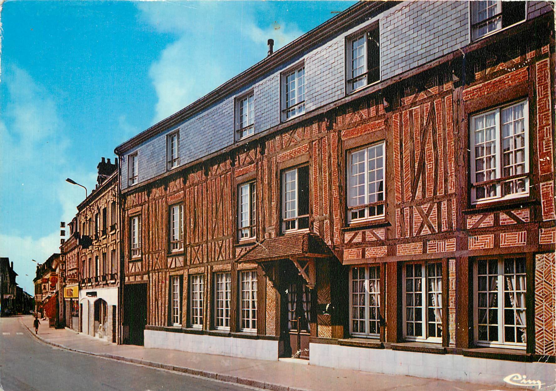 CPM Forges les eaux (S Mar) Ancien Hotel du Mouton maison de retraite EDF