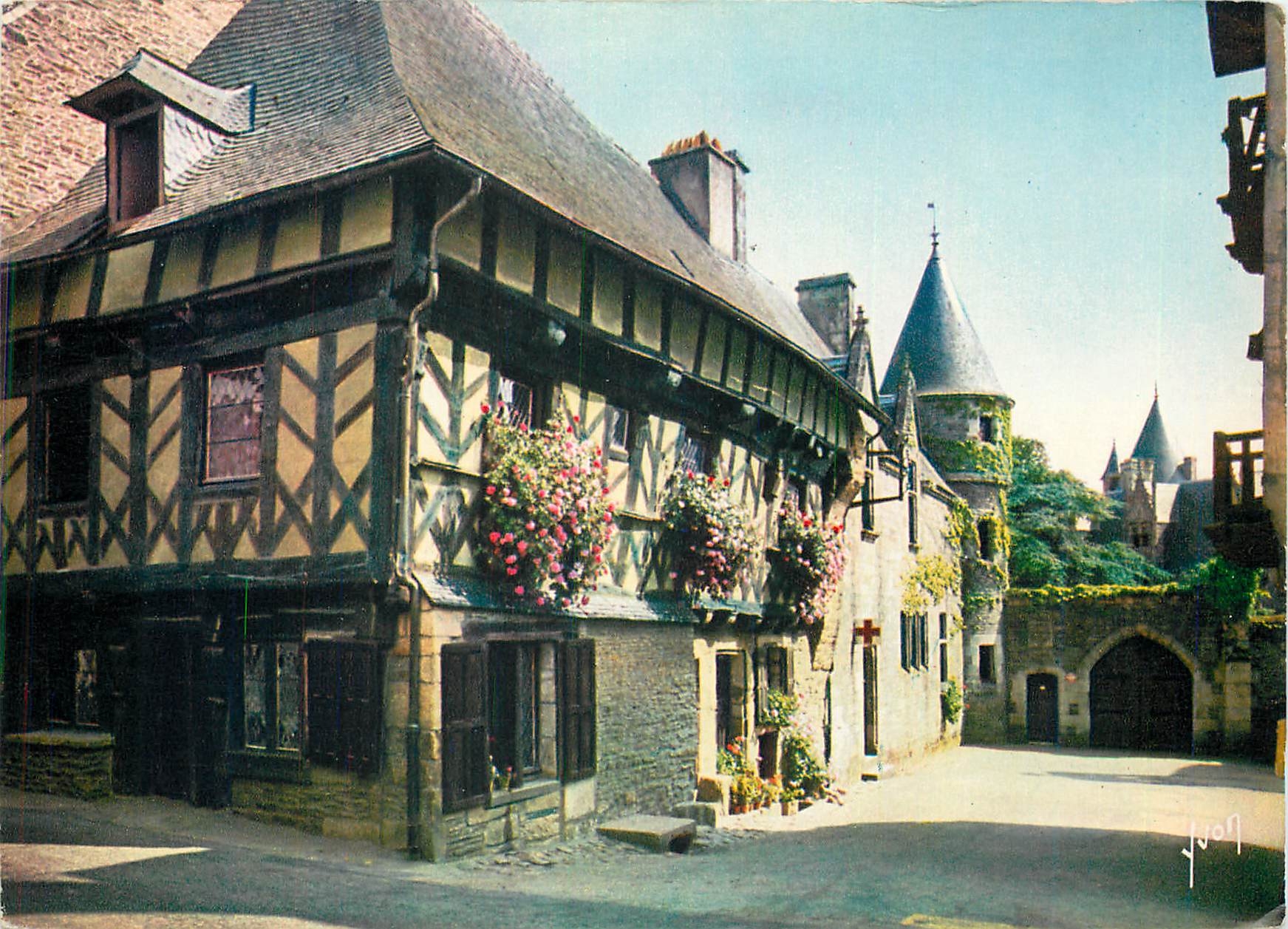 CPM La Bretagne Josselin (Morbihan) Vieilles maisons du XVe s a l'angle des rues des Trente et du ch