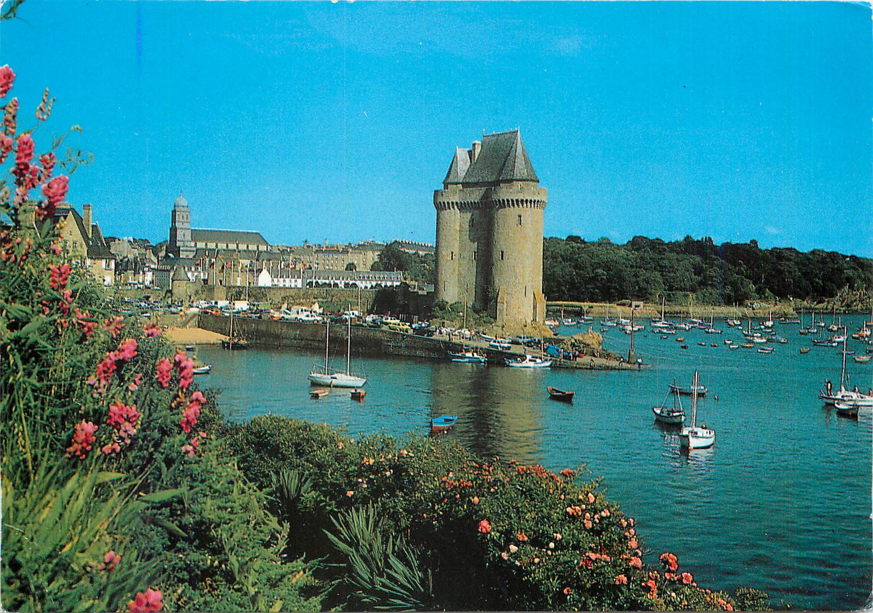 Saint-Servan (Ille-et-Vilaine) — Vue générale sur le port — Les Editions du Chêne, n° 213