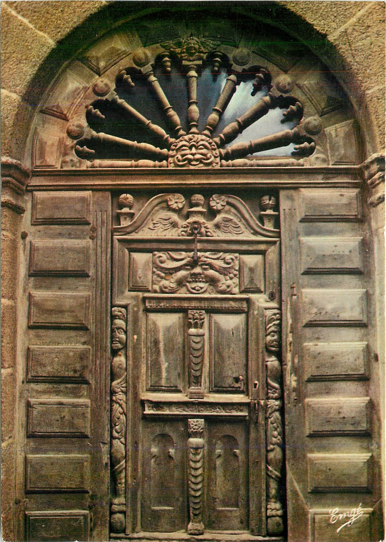 CPM Bretagne Saint Malo Cite Corsainre Rue Mahe de la Bourdonnais