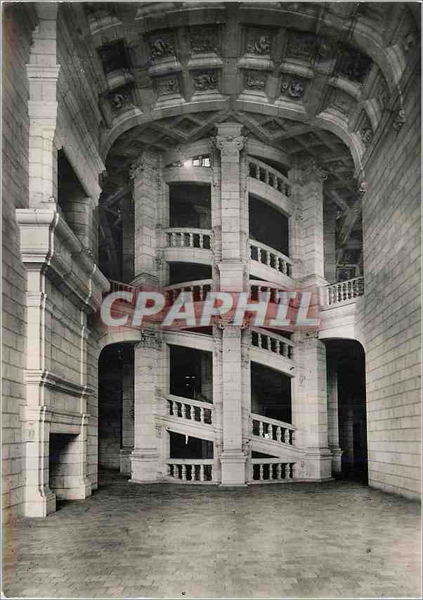 CPM Chambord Le château Le grand escalier a double revolution