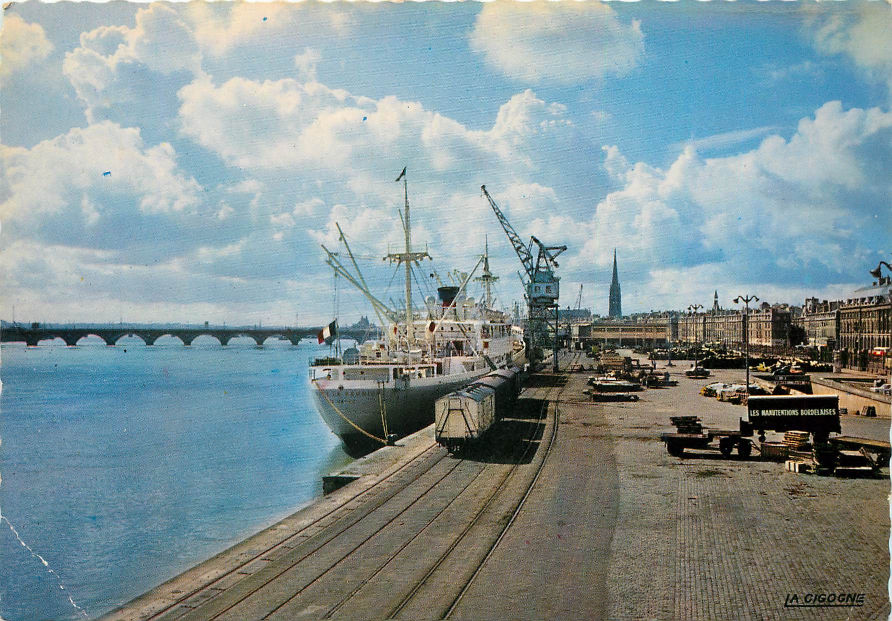 CPM Bordeaux Une vue du Port