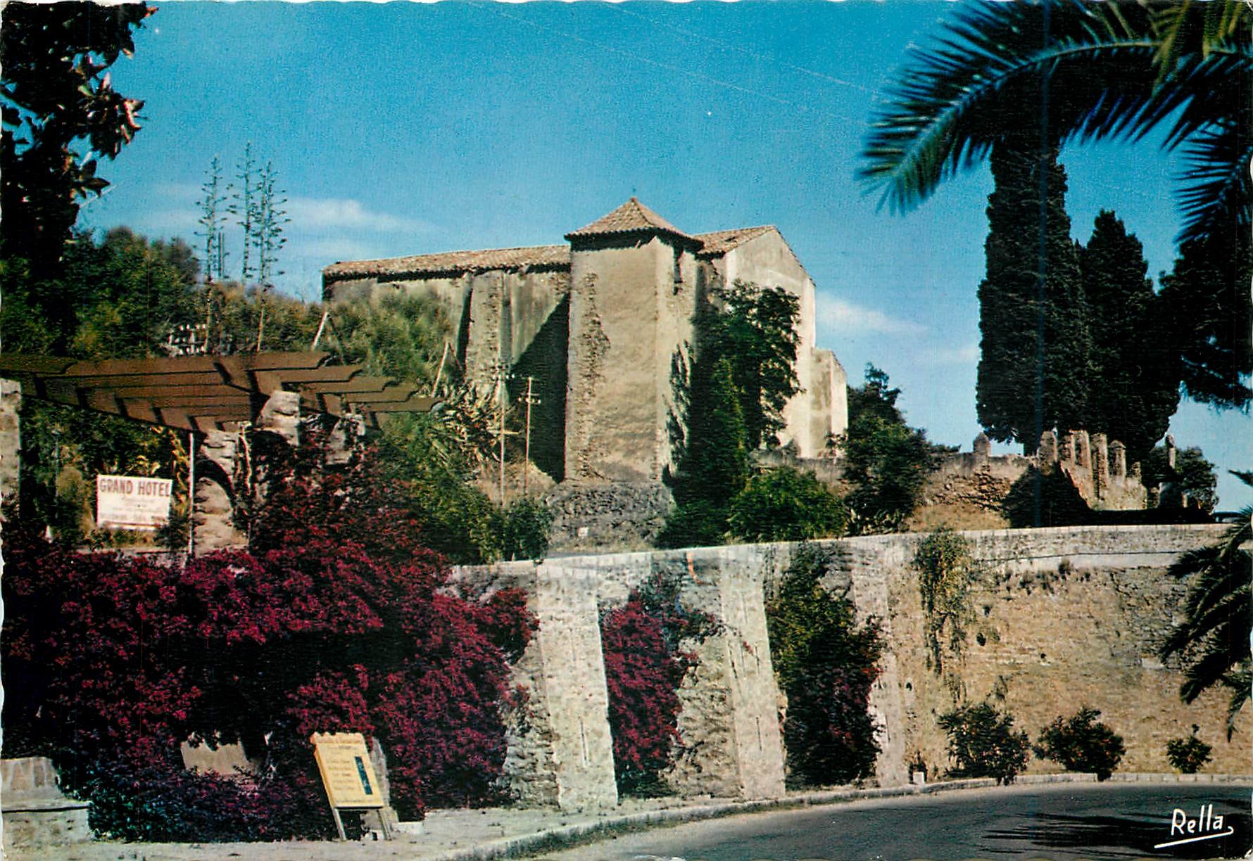 CPM La Cote des Maures Bormes les Mimosas (Var) L'arrivee a Bormes et la chapelle Saint Francois
