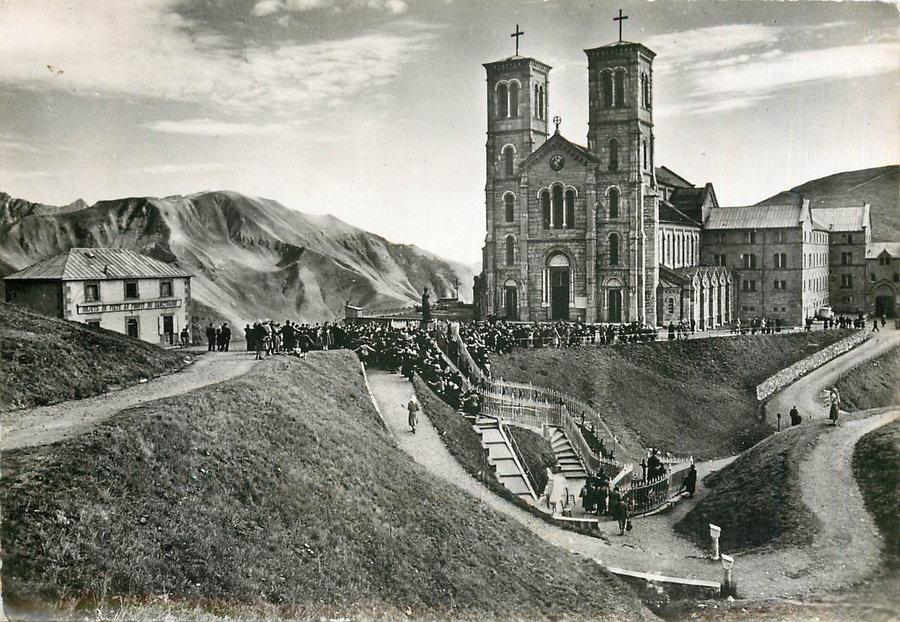 Basilique de la Salette — Pèlerinage de Notre-Dame de la Salette — Éditeur NSD