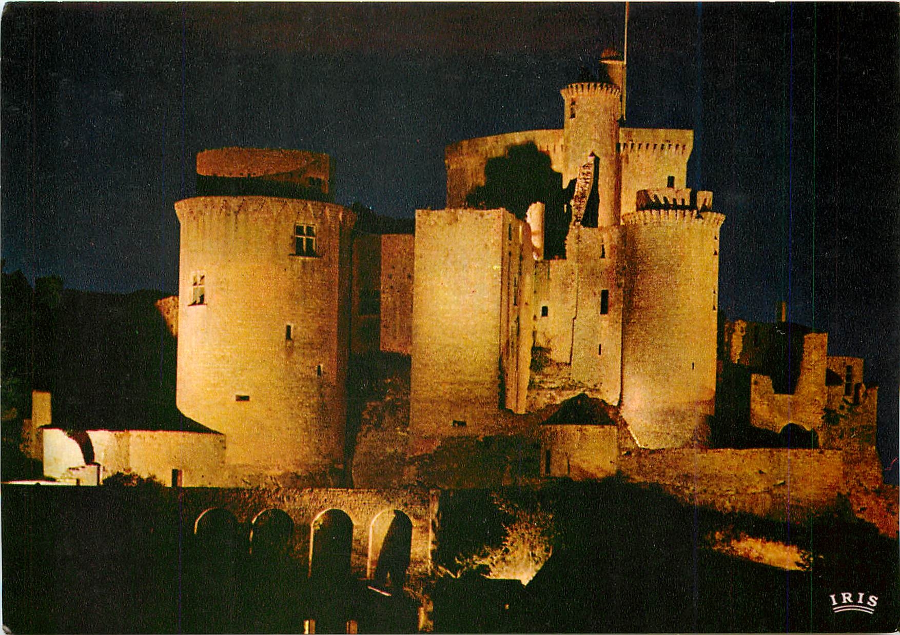 CPM Bonaguil vu de nuit architecture militaire en Guyenne