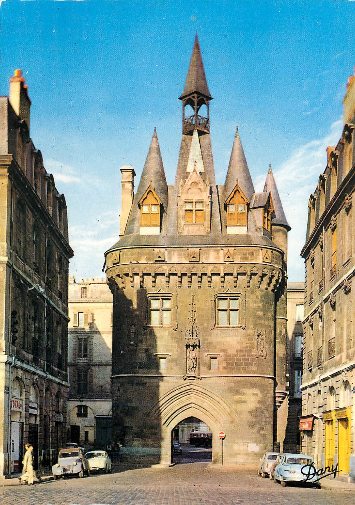 CPM Bordeaux La Porte du Palais (XIVe s)