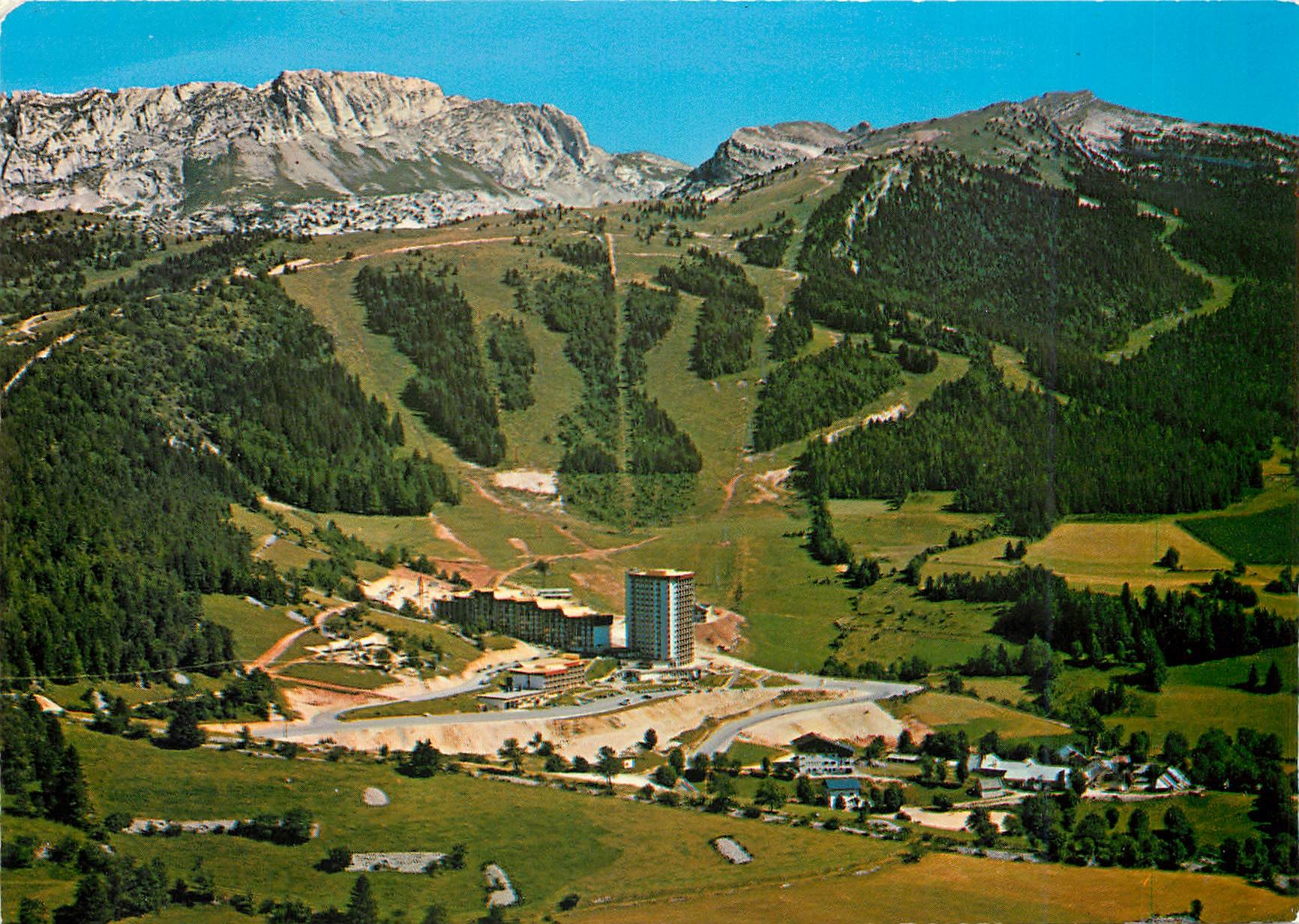 CPM Au Coeur du Vercors Le Balcon de Villard de Lans (Isere) Alt 1156 m les pistes de la Cote 2000 e