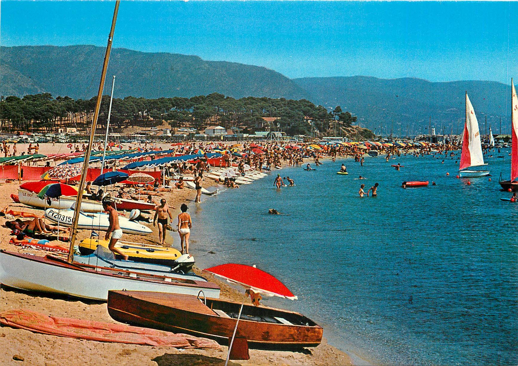 CPM La Cote des Maures Bormes les Mimosas (Var) La Plage de la Faviere