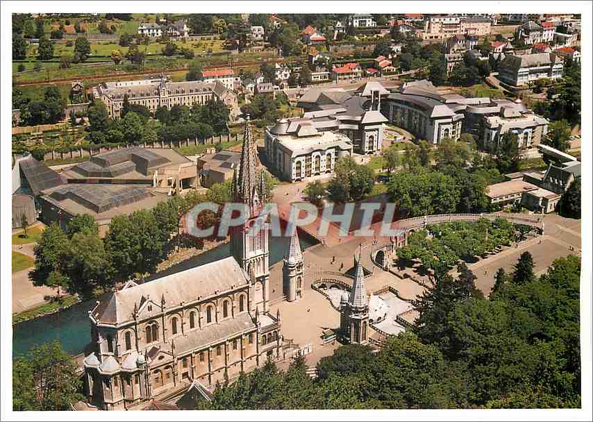 CPM Lourdes Vue aerienne du Sanctuaire