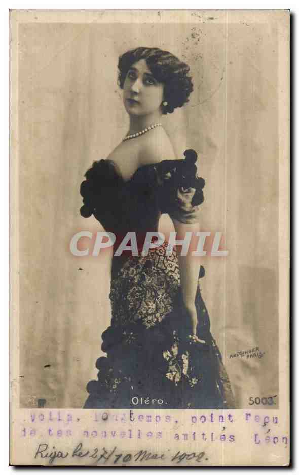 Mujer en vestido oscuro con cuello descubierto — Olééro — André Berger, París, n° 5003