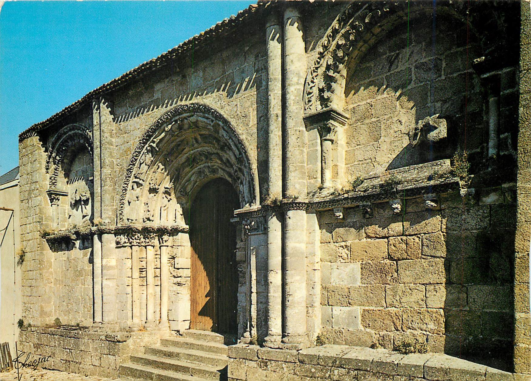 CPM Parthenay Deux Sevres Portail de Notre Dame de la Couldre de Style roman 
