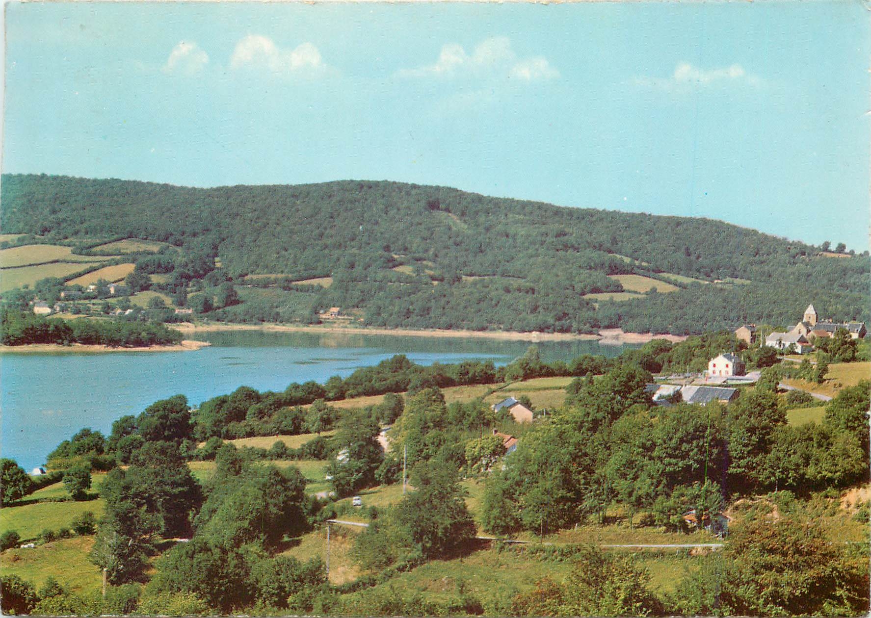 CPM Le Morvan Touristique Chaumard et le Lac de Panneciere 