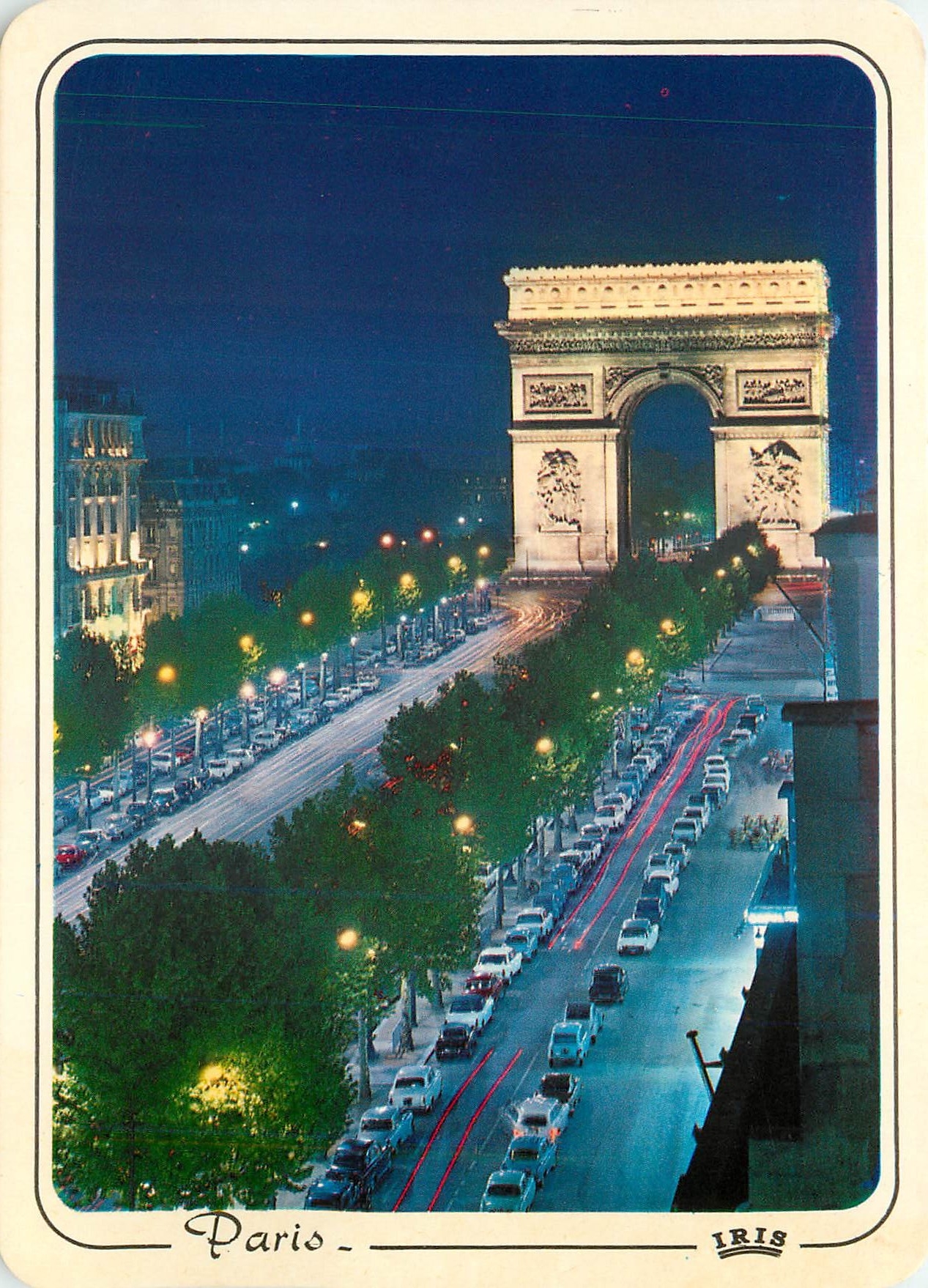 CPM Paris L'Arc de Triomphe Les Champs Elysees Illumines 