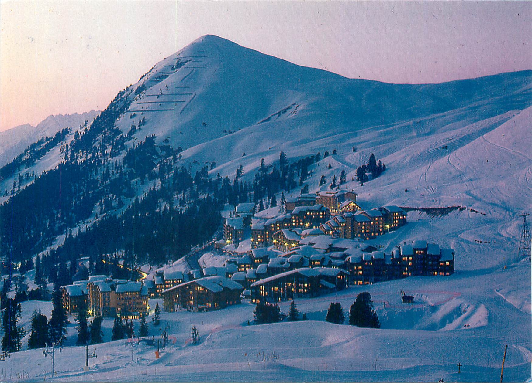 CPM Belle Plagne a la tombee du jour En fond le Mont St Jacques 