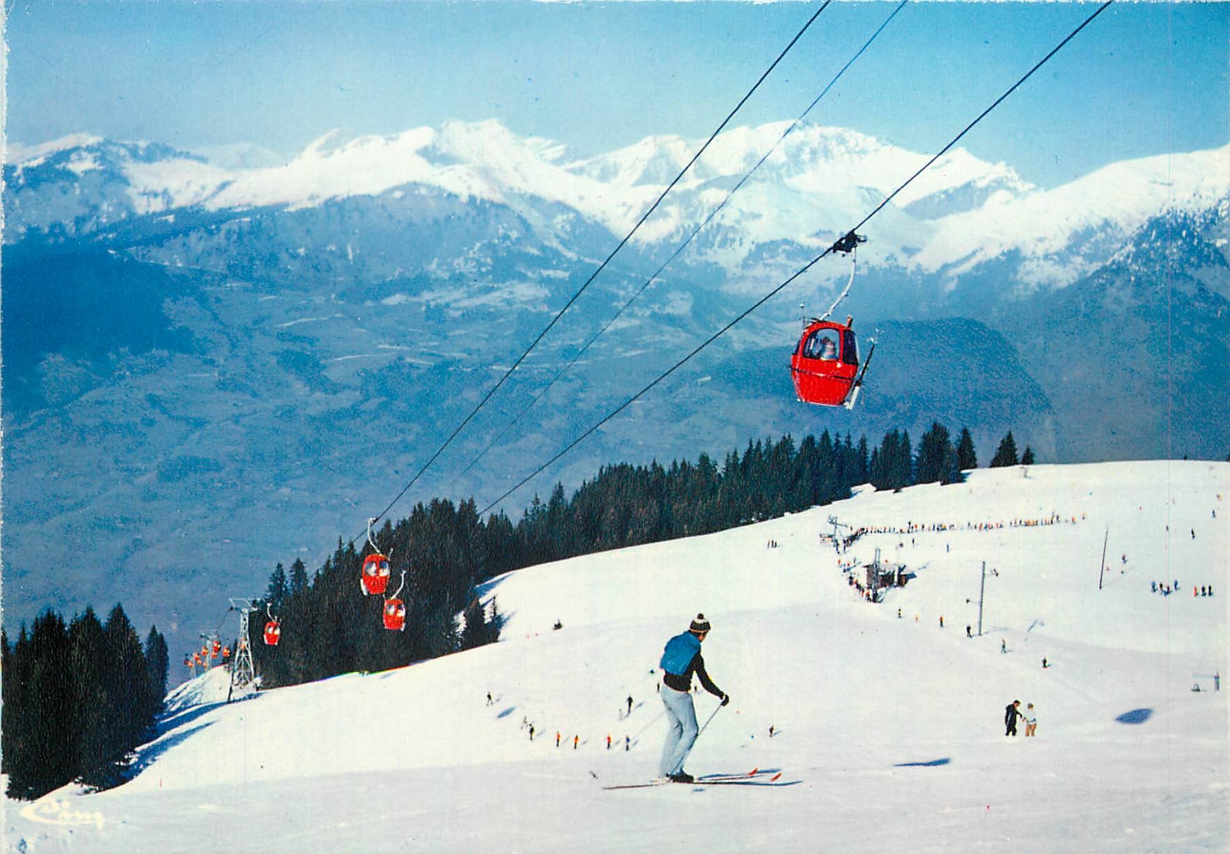 Samoëns (Haute-Savoie) — Le télécabine arrivant au plateau des Saix — Combier Imprimeur Mâcon