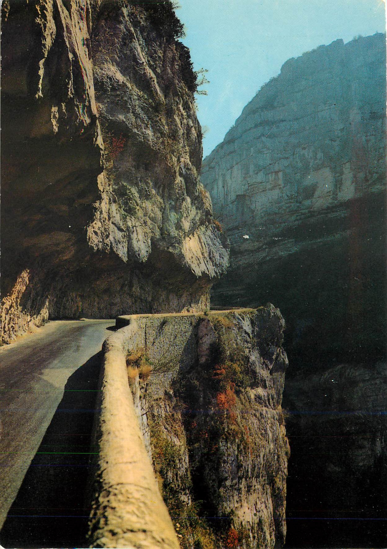 CPM Les Alpes Touristiques Le Vercors Route des Grands Goulets 